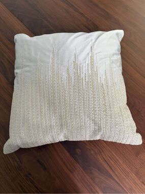 Hotel Collection 20 x 20 silver leaf pillow NWT